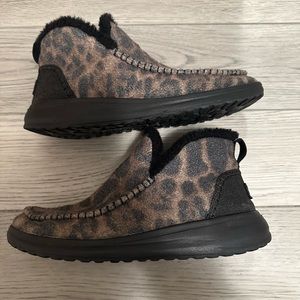 Womens Hey dude Denny pull on booties